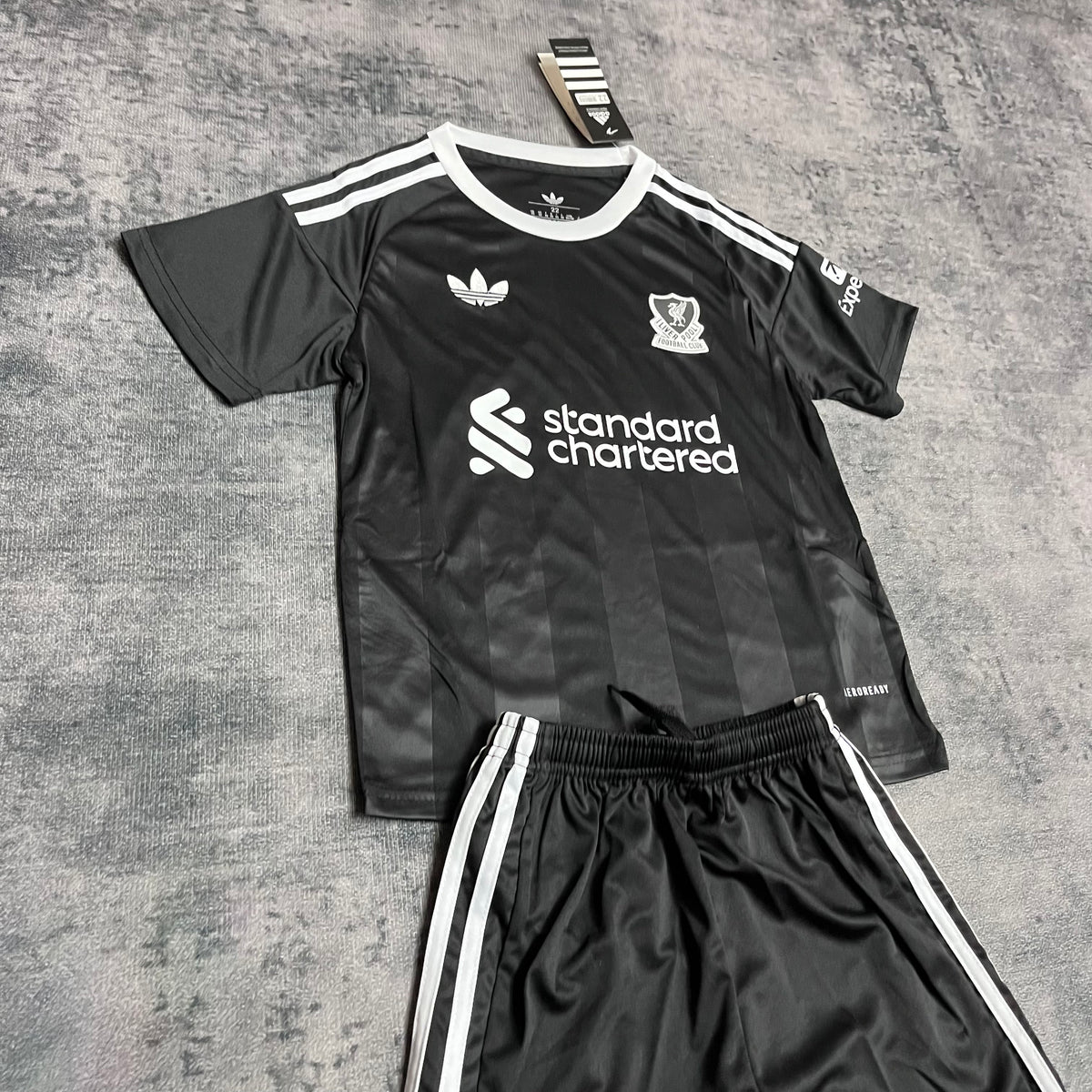 Liverpool black 2025/26 - Kit Infantil