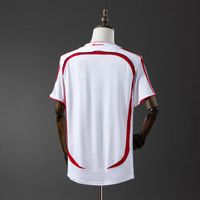 AC Milan Versão Champions League Retrô Away - 2006/07