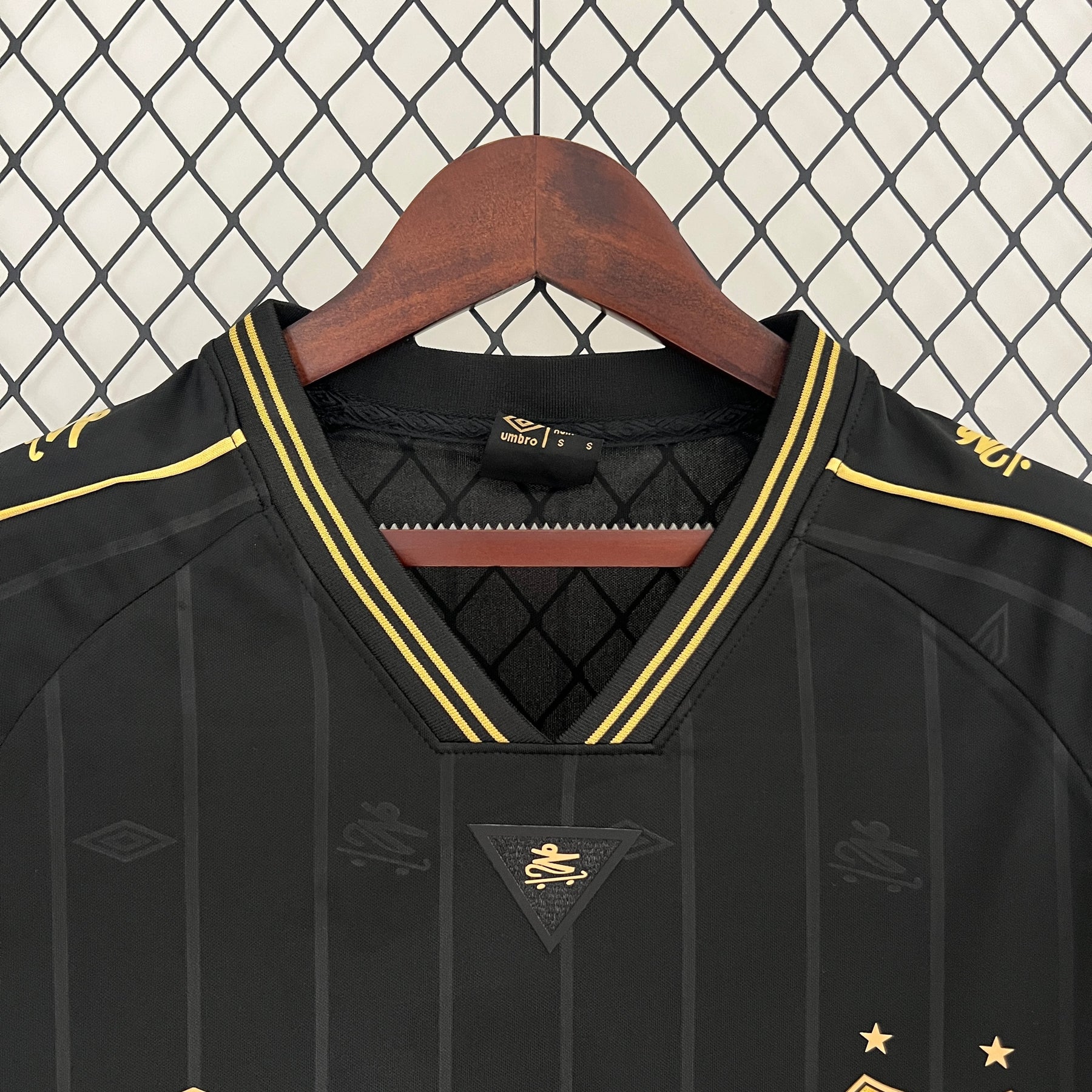 Santos Lifestyler Retro Charlie Brown Jr 2025/26 - Versão Feminina