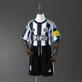 Newcastle United home 25/26 - Kit Infantil