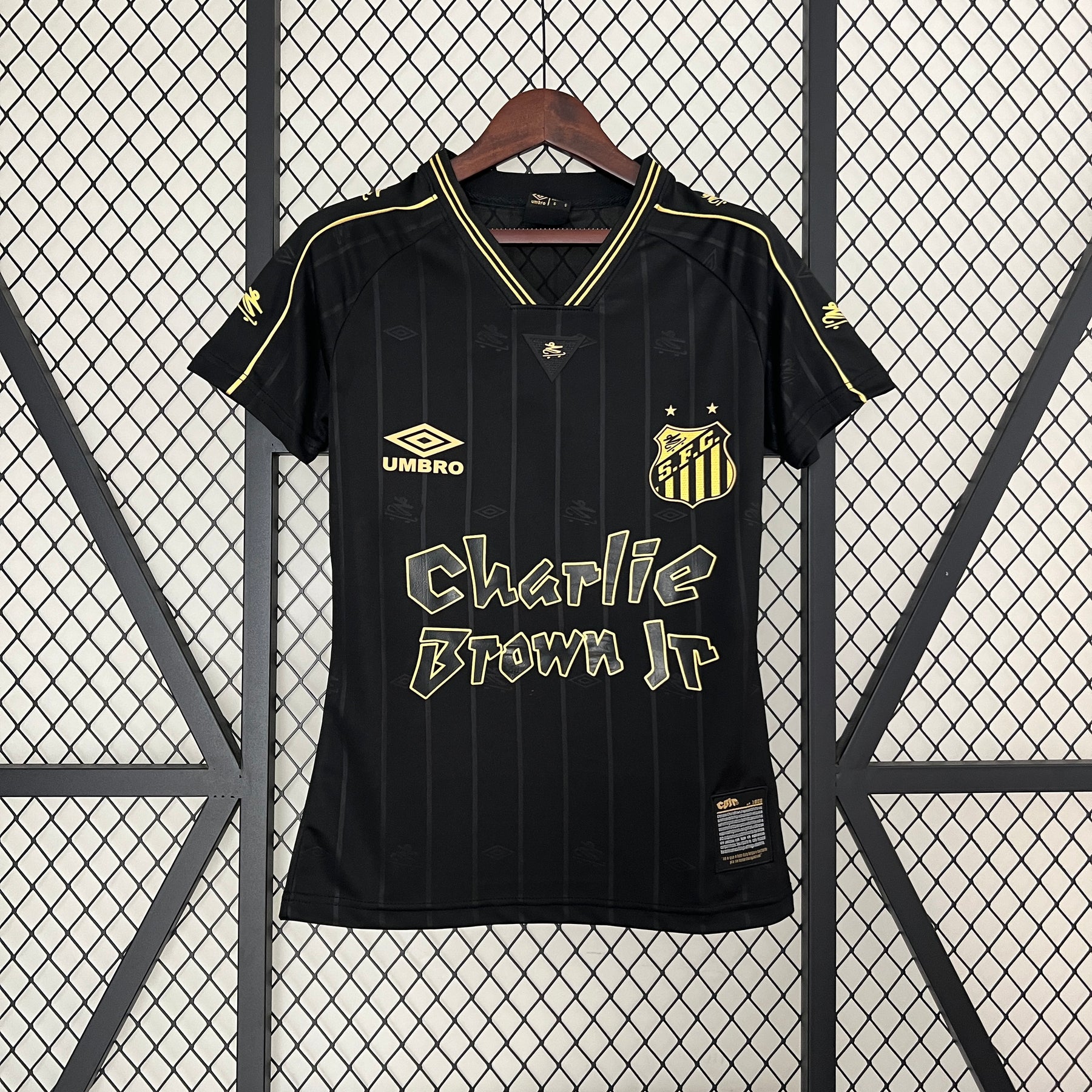 Santos Lifestyler Retro Charlie Brown Jr 2025/26 - Versão Feminina